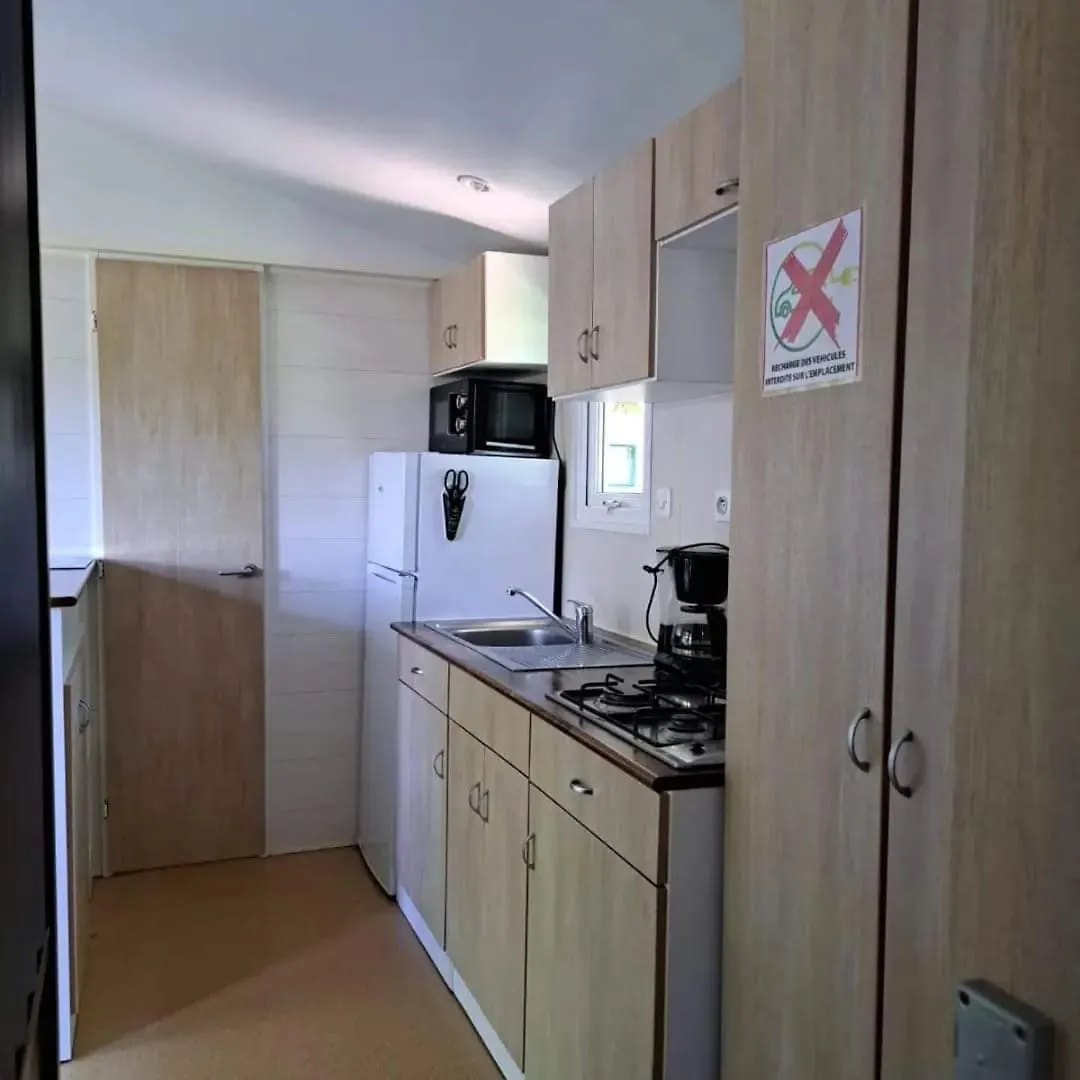 مكان تخييم Camping De La Vallee Du Doux Boucieu-Le-Roi فرنسا