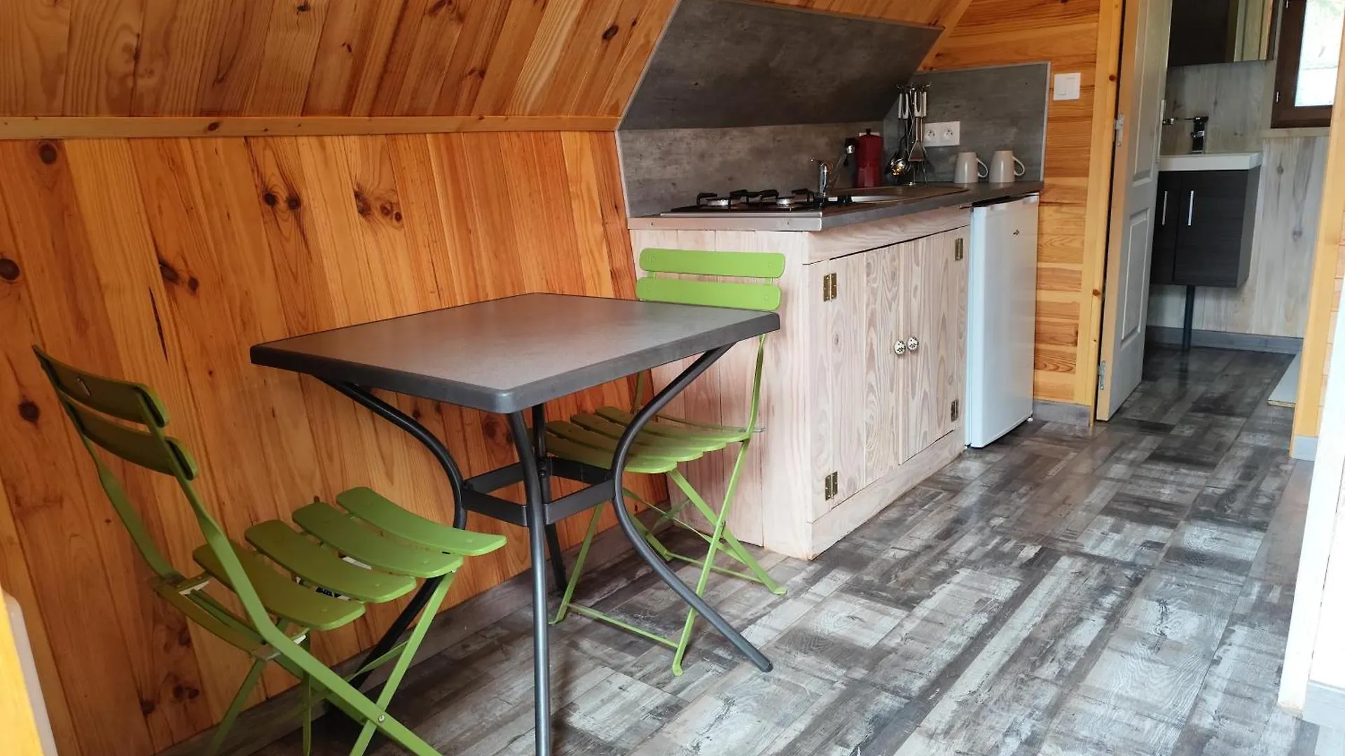 مكان تخييم Camping De La Vallee Du Doux Boucieu-Le-Roi